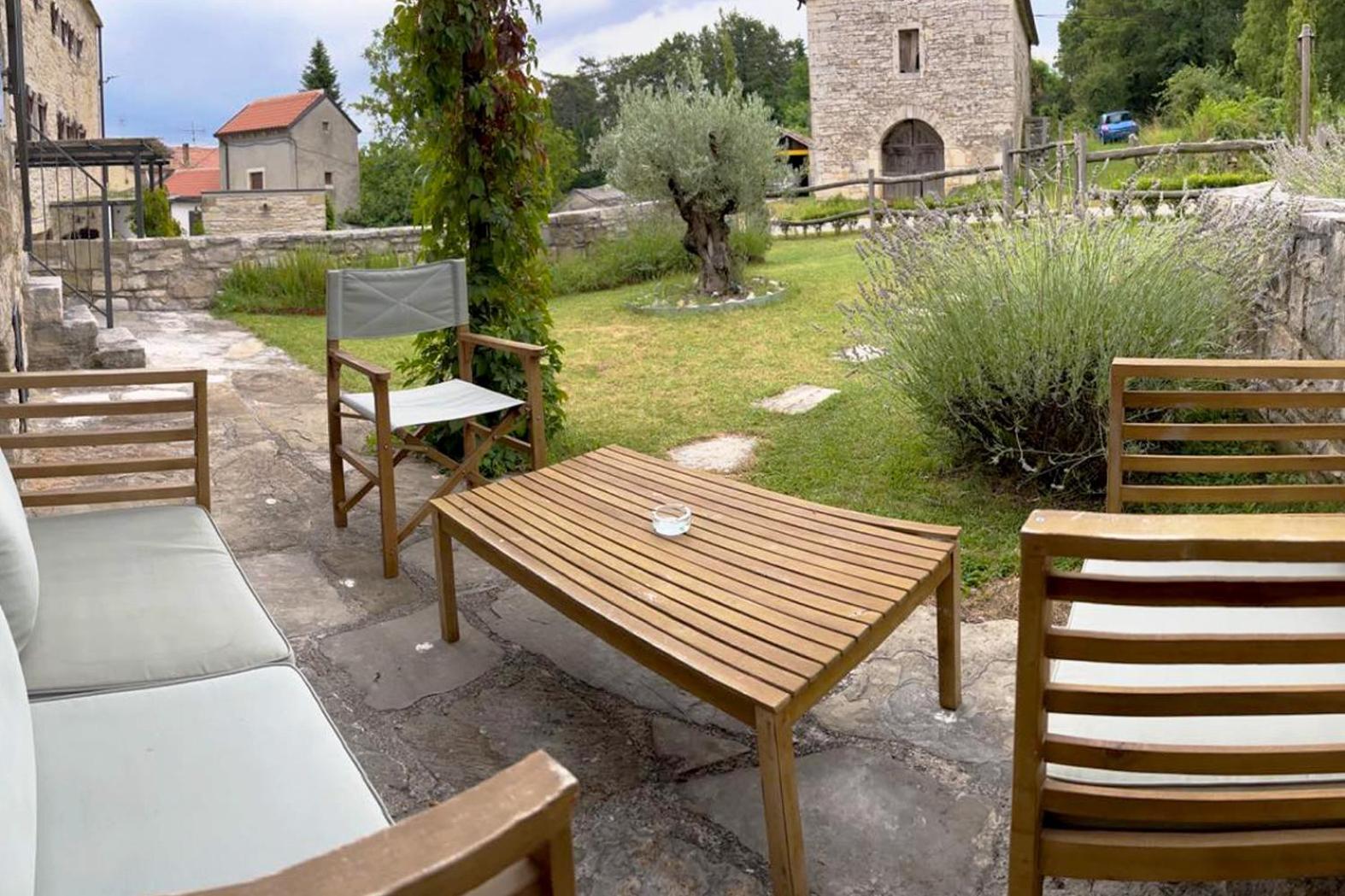 Villas Martincici With Large Pool Grožnjan Exterior foto